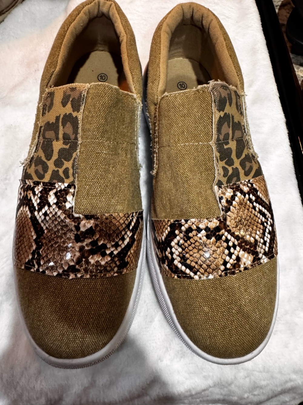 Casual Slip-On Flats in Tan with Animal Print Accents